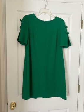 Vince Camuto Emerald Green A-Line Mini Dress with Bow Sleeve Accents